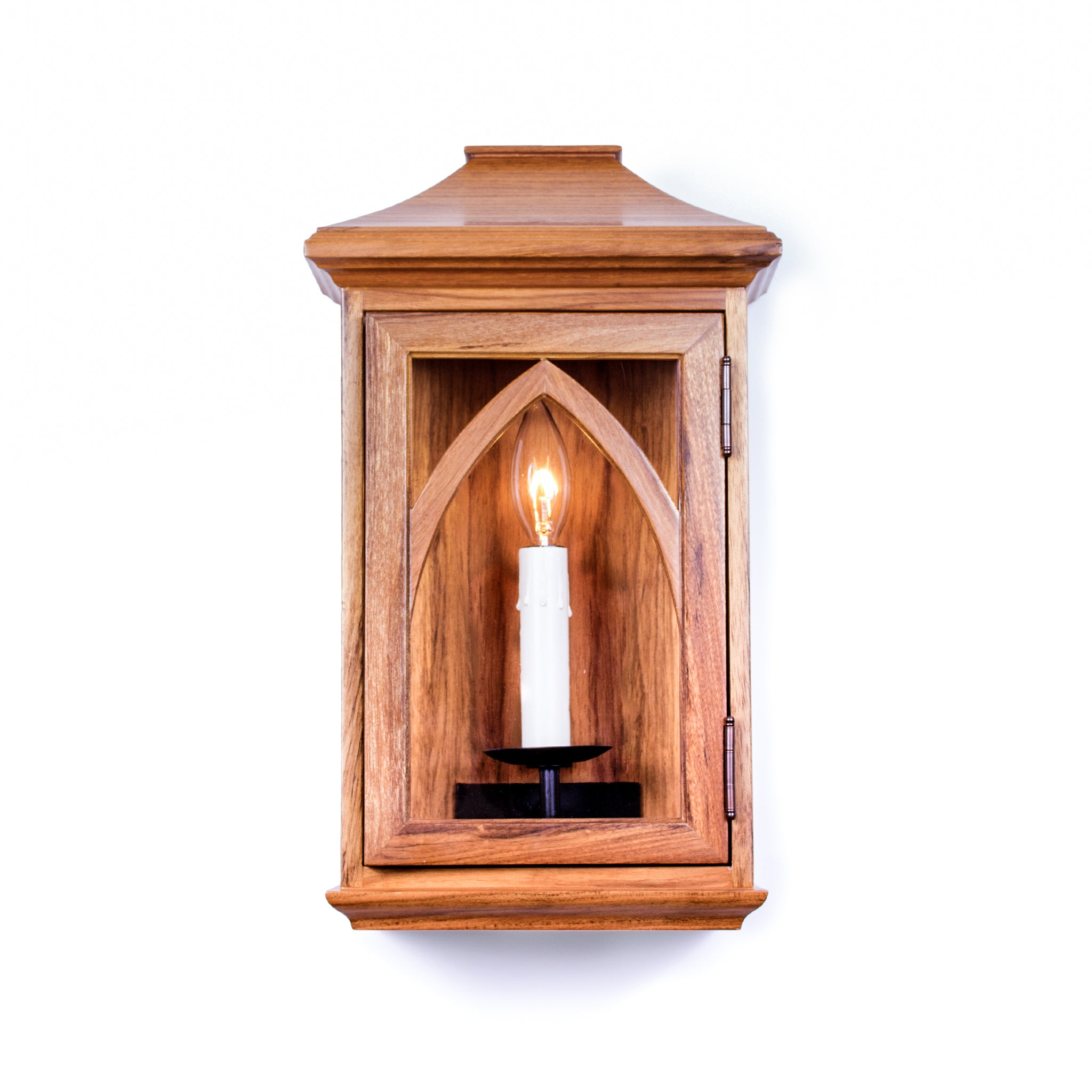 Edinburgh Low Profile Lantern Sconce, Medium (Stained)